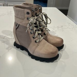 SOREL WOMEN'S JOAN OF ARCTIC WEDGE III LEXIE BOOTIE size 7.5
